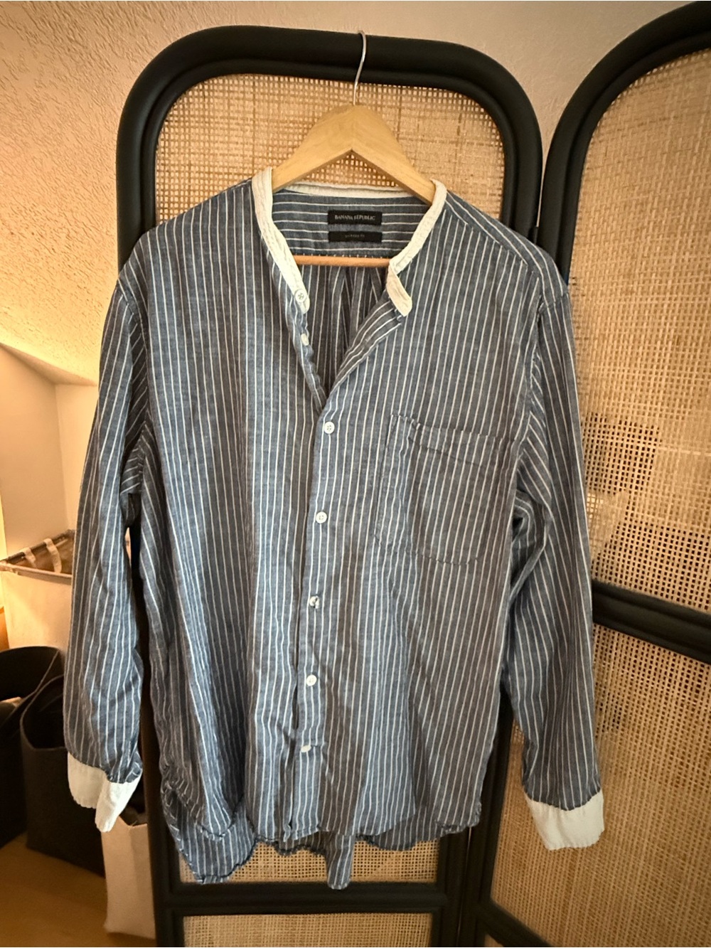 Banana Republic Men’s Relaxed Navy and White Pinstripe Shirt Large